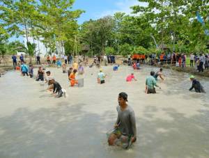 kegiatan_bekarang_di_desa_wisata_kampoeng_selarai_indah_balai_agung.jpg